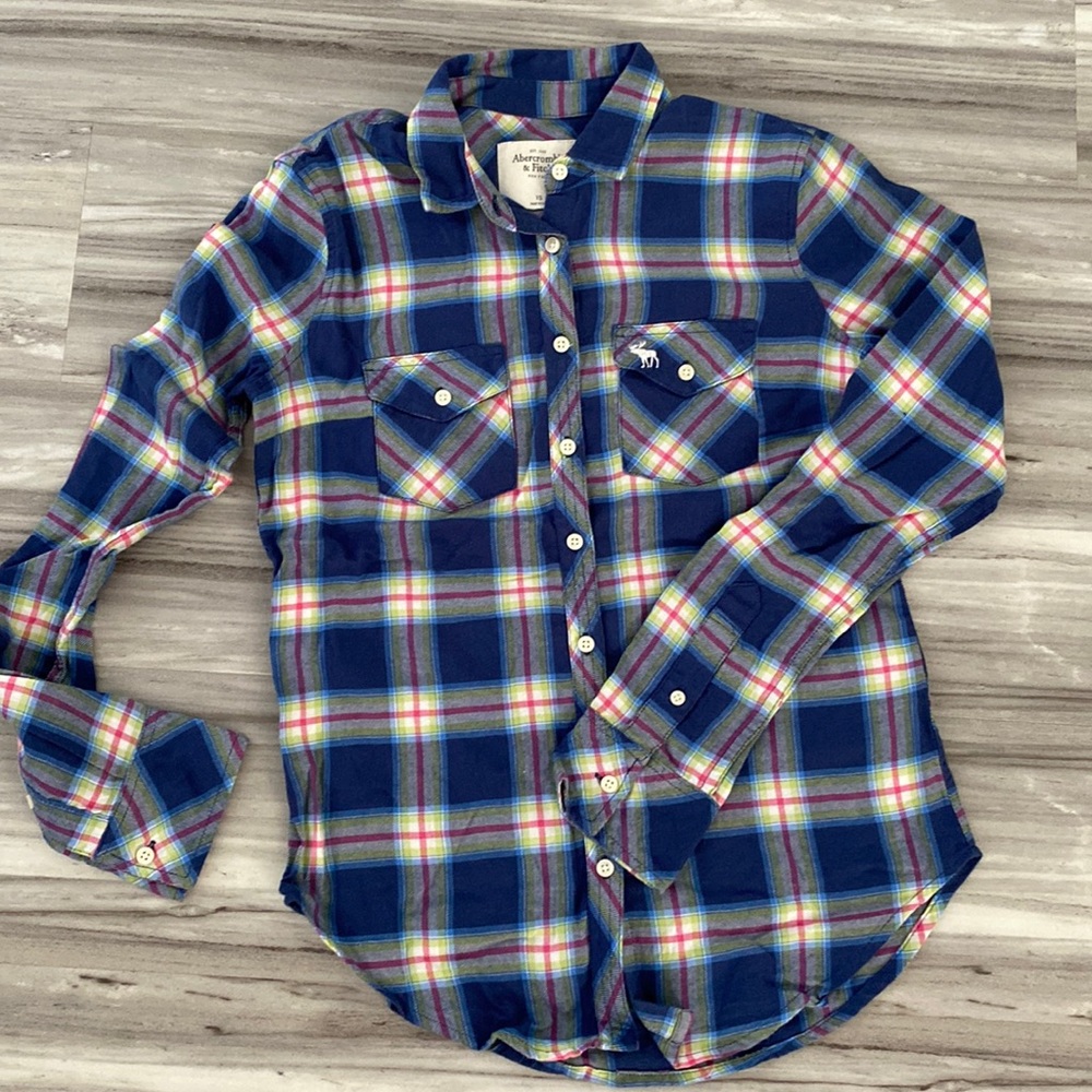 NEW Abercrombie & Fitch woman shirt